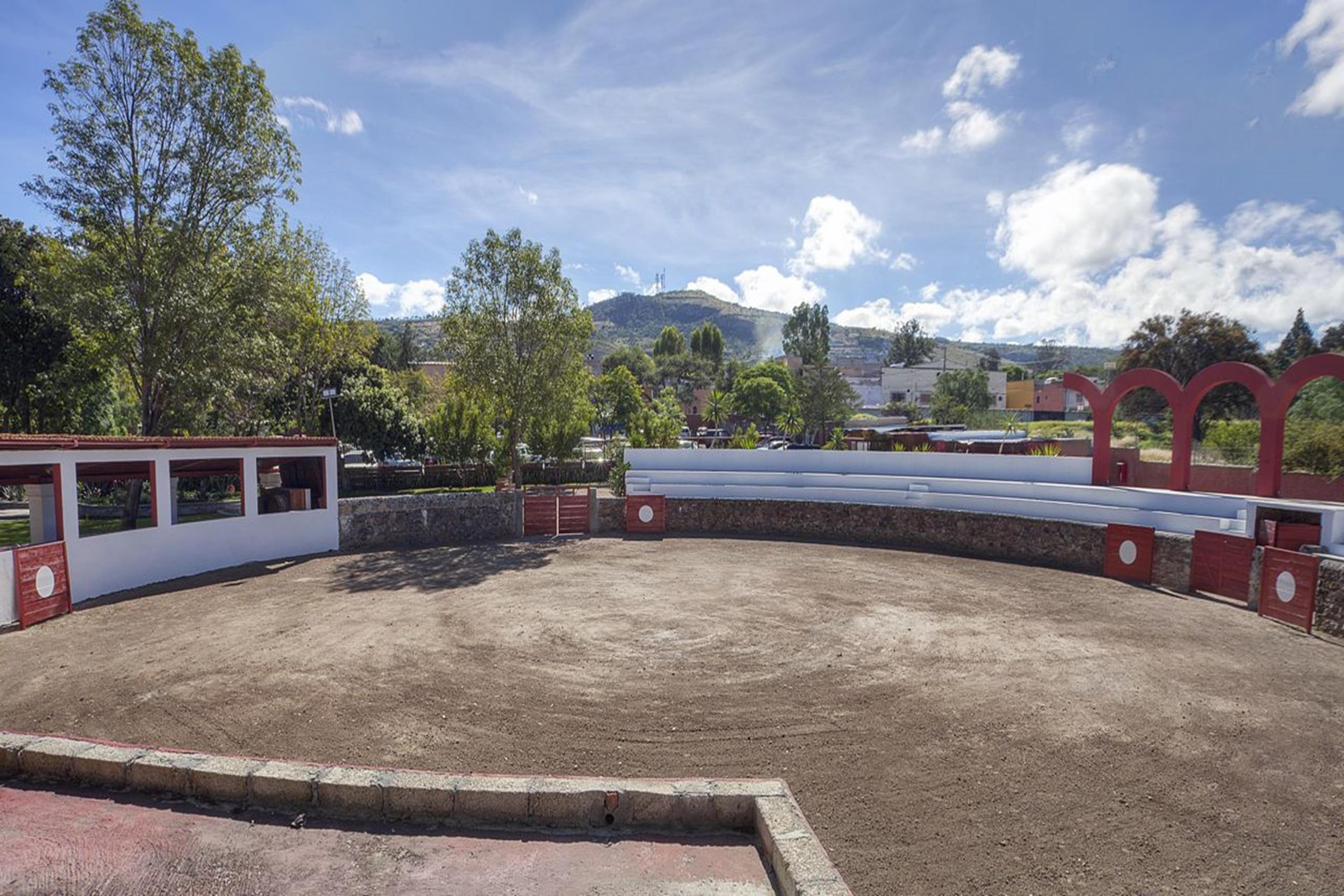 Real De Minas San Miguel De Allende Exterior foto View of the main square in San Marcos